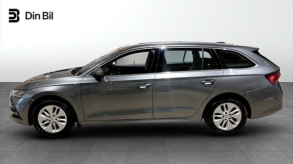 Skoda Octavia 2 of 5