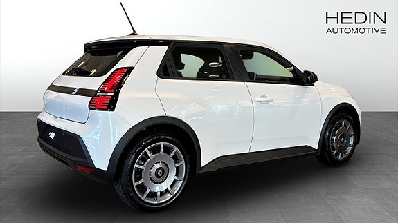 Renault 5 2 of 10