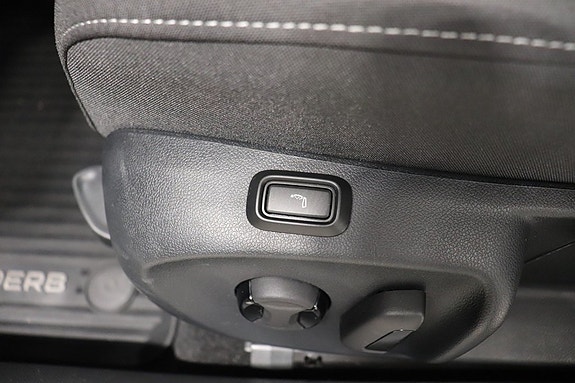 Skoda Superb 10 of 12