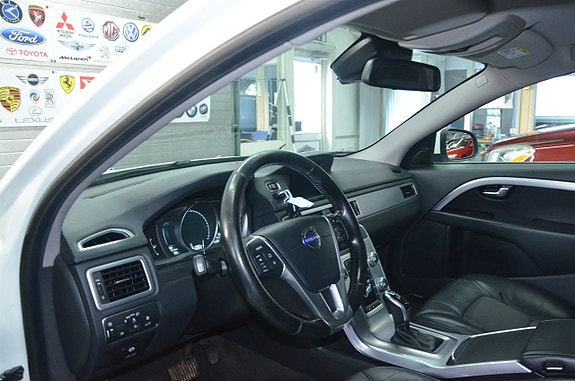 Volvo V70 4 of 14