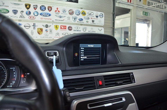 Volvo V70 11 of 14