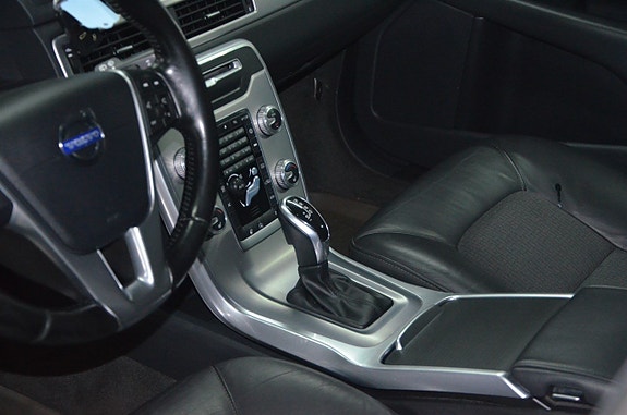 Volvo V70 5 of 14