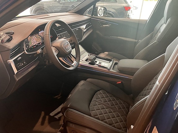 Audi Q7 4 of 5