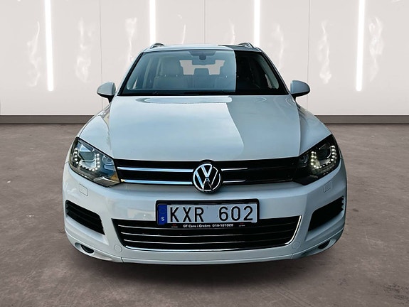Volkswagen Touareg 2 of 5