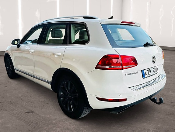Volkswagen Touareg 4 of 5