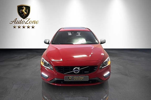 Volvo V60 2 of 5