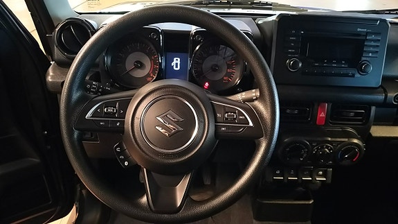 Suzuki Jimny 8 of 8