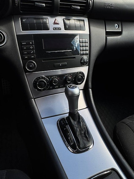 Mercedes-Benz CLA180 d 8 of 16