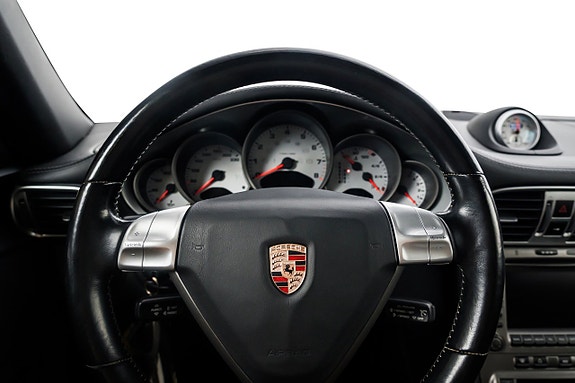 Porsche 911 16 of 26