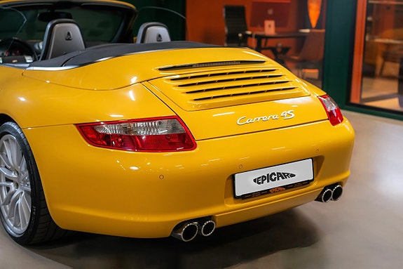 Porsche 911 12 of 26