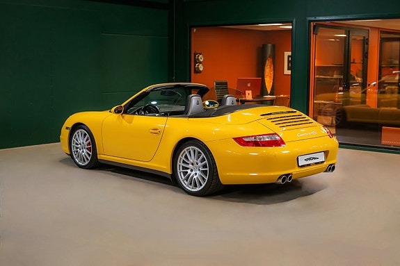 Porsche 911 3 of 5