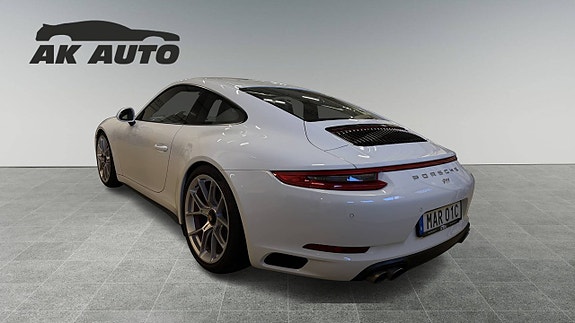 Porsche 911 Carrera 4S 2 of 5