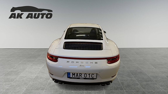 Porsche 911 Carrera 4S 4 of 5