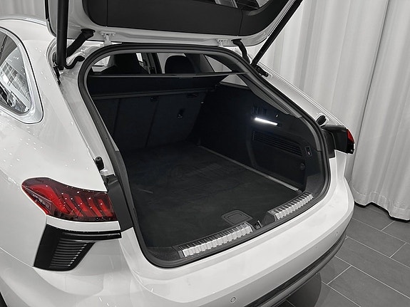 Audi A6 4 of 15