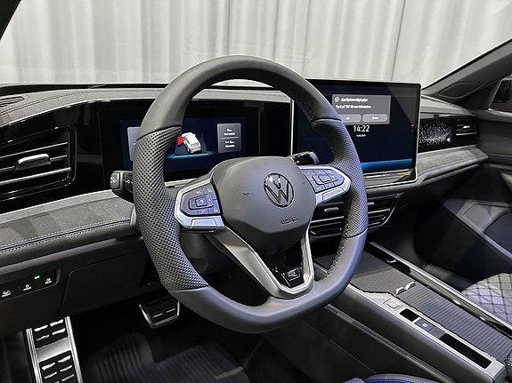 Volkswagen Passat 13 of 20