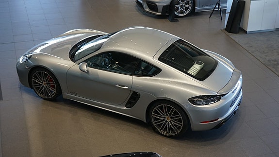 Porsche 718 Cayman GTS 3 of 5