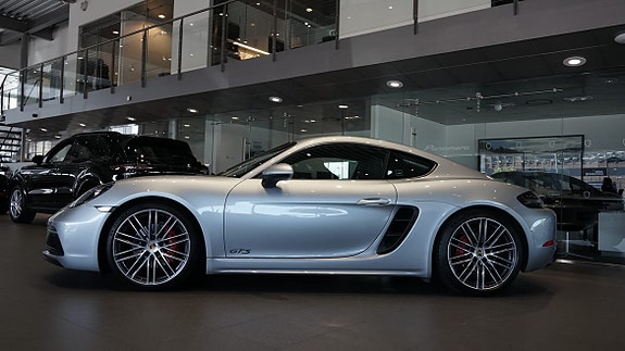 Porsche 718 Cayman GTS 4 of 5