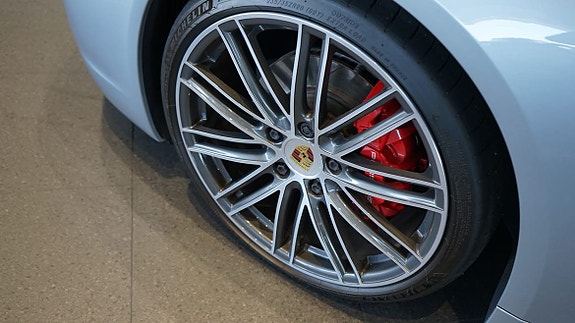 Porsche 718 Cayman GTS 5 of 5