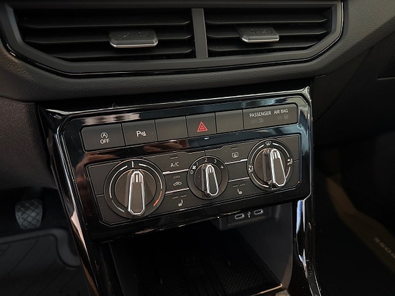 Volkswagen T-Cross 13 of 16