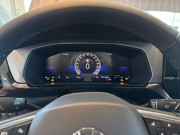 Volkswagen T-Cross 9 of 16