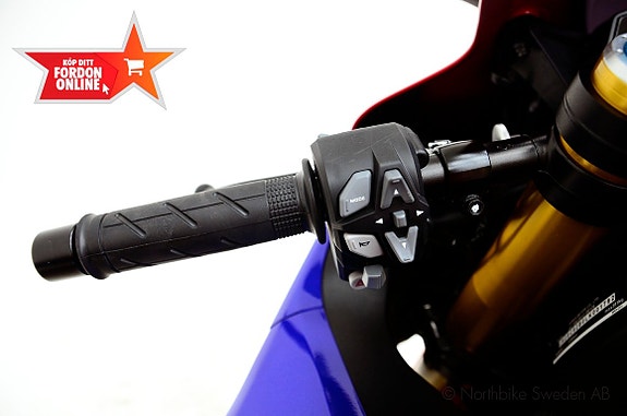 Honda CBR1000RR-R FIREBLADE - Hemleverans 11 of 15
