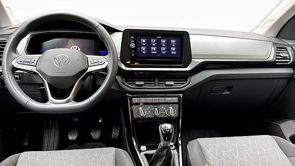 Volkswagen T-Cross 10 of 13