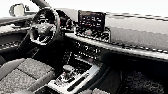 Audi Q5 11 of 18