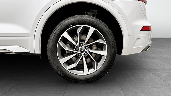 Audi Q5 6 of 18