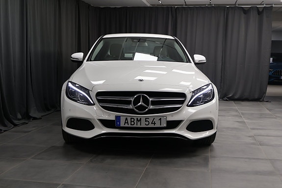 Mercedes-Benz C180 3 of 5