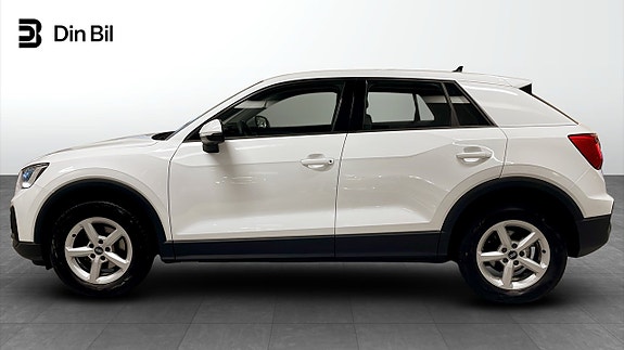 Audi Q2 2 of 5