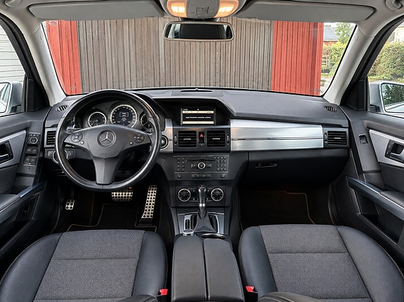 Mercedes-Benz GLK220 5 of 8