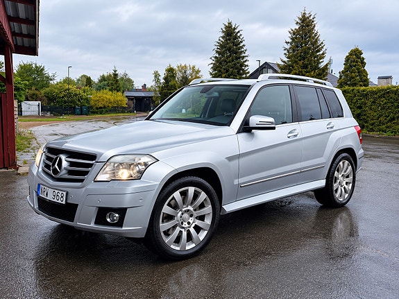 Mercedes-Benz GLK220 2 of 8
