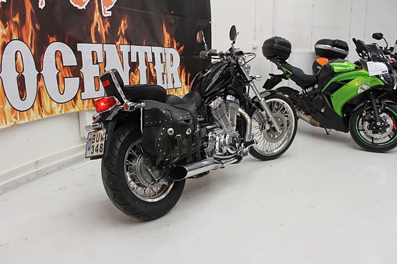 Suzuki VS750 Intruder 8 of 10