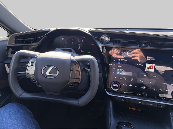 Lexus RZ500e 12 of 16