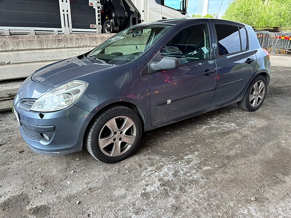 Renault Clio 3 of 3
