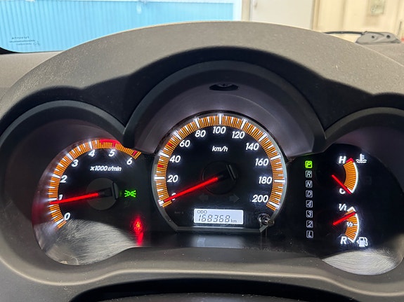 Toyota HiLux 15 of 21