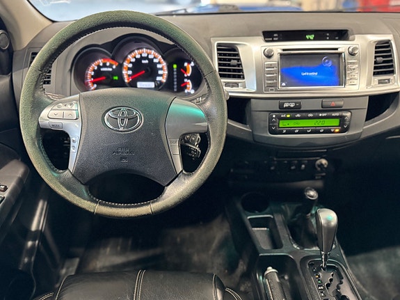Toyota HiLux 9 of 21