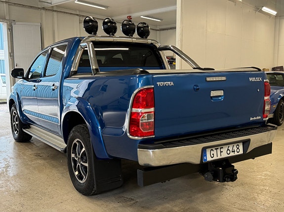 Toyota HiLux 3 of 5