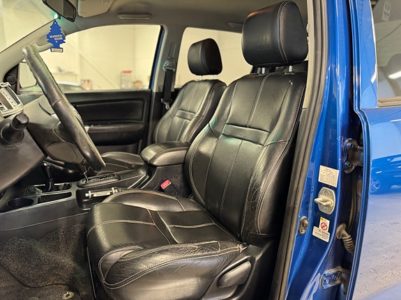 Toyota HiLux 10 of 21