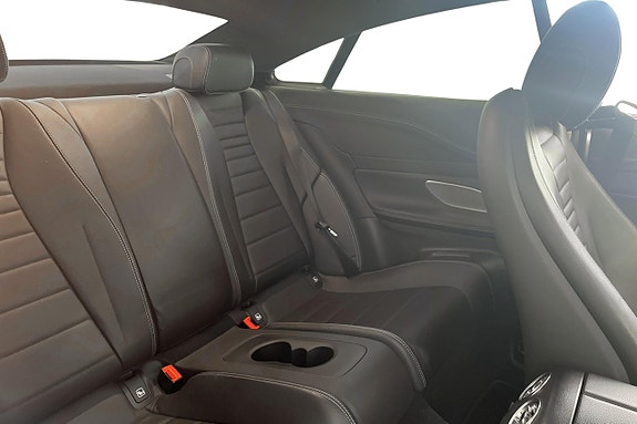 Mercedes-Benz E300 10 of 11