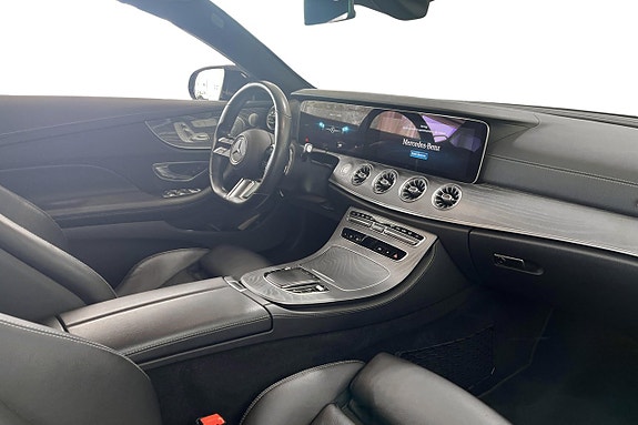 Mercedes-Benz E300 9 of 11