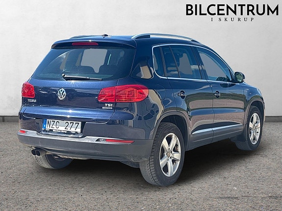Volkswagen Tiguan 2 of 5