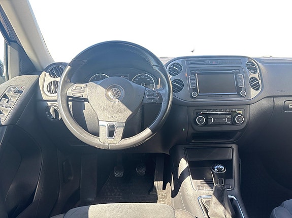 Volkswagen Tiguan 5 of 5