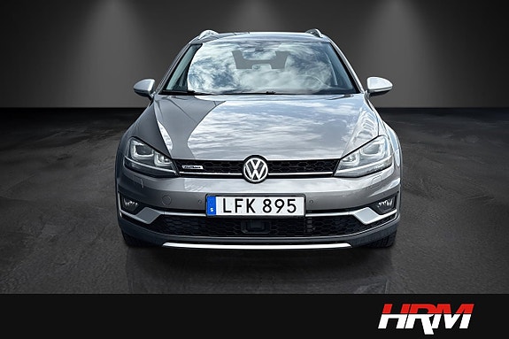 Volkswagen Golf Alltrack 2 of 14