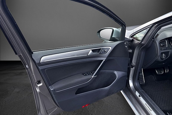 Volkswagen Golf Alltrack 7 of 14