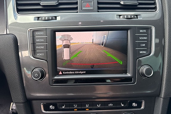 Volkswagen Golf Alltrack 12 of 14