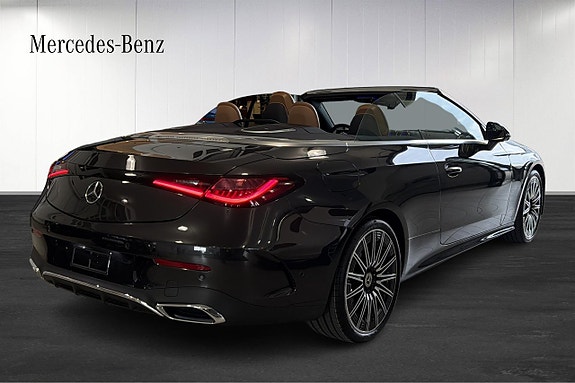 Mercedes-Benz CLE300 9 of 17