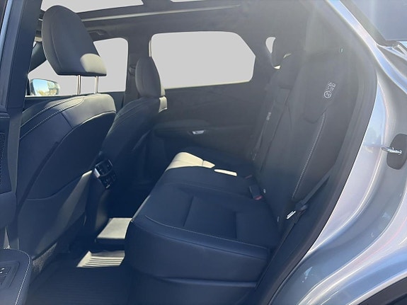 Lexus RX450h+ 9 of 16
