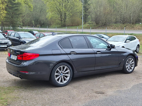 BMW 530e 27 of 28