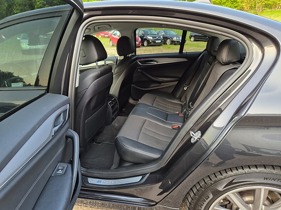 BMW 530e 15 of 28